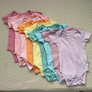 Honest baby 9 short onesies, EUC